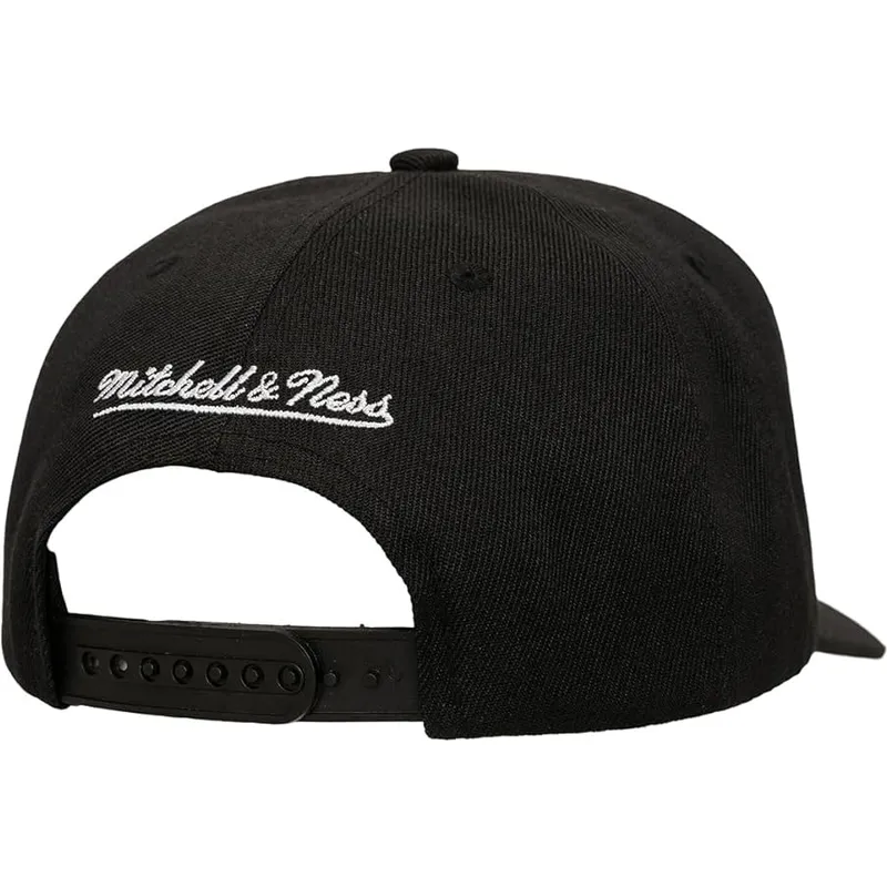 kepure-islenkta-juoda-snapback-tilted-pro-chicago-bulls-nba-mitchell-ness