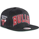 kepure-plokscia-juoda-snapback-triple-play-chicago-bulls-nba-mitchell-ness