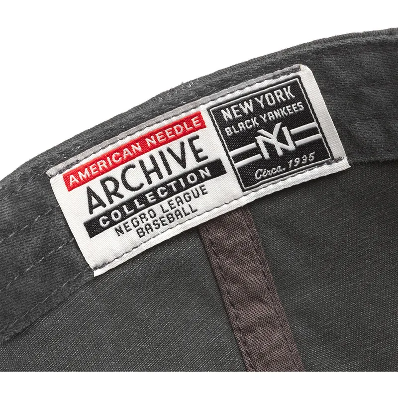 kepure-islenkta-juoda-reguliuojamas-archive-new-york-black-yankees-mlb-american-needle