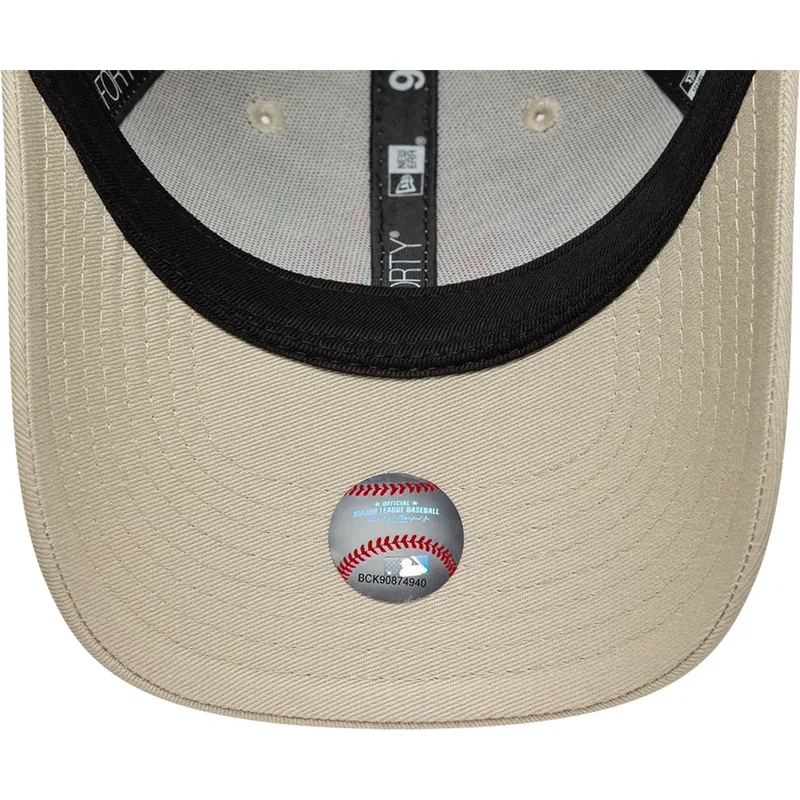 cap-islenkta-beige-adjustable-strap-vaikams-9forty-league-essential-new-york-yankees-mlb-new-era