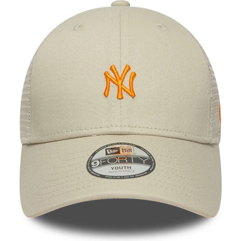 bezowa-regulowana-czapka-trucker-z-pomaranczowym-logo-dla-chlopca-9forty-homefield-new-york-yankees-mlb-new-era