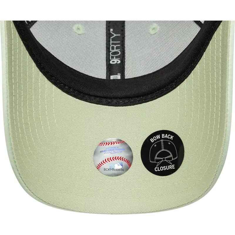 zielona-regulowana-czapka-z-daszkiem-dla-kobiet-9forty-bow-back-satin-los-angeles-dodgers-mlb-new-era