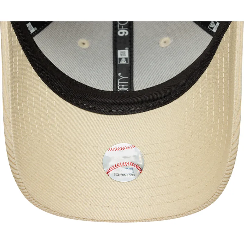 cap-islenkta-beige-adjustable-strap-9forty-mini-cord-new-york-yankees-mlb-new-era