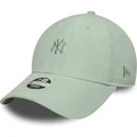 gorra-curva-verde-ajustable-para-mujer-9forty-mini-cord-de-new-york-yankees-mlb-de-new-era