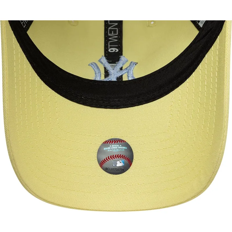 kepure-islenkta-geltona-reguliuojama-juostele-9twenty-league-essential-midi-new-york-yankees-mlb-new-era