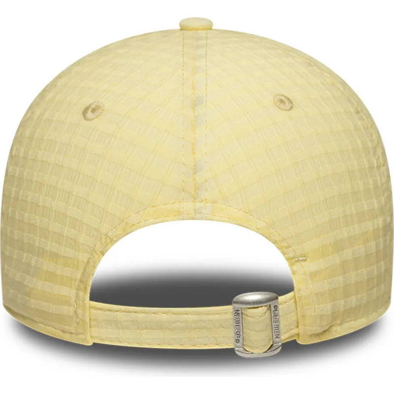 kepure-islenkta-geltona-reguliuojama-juostele-9twenty-seersucker-new-york-yankees-mlb-new-era