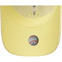 zolta-zakrzywiona-czapka-regulowana-z-zoltym-logo-dla-kobiet-9twenty-seersucker-new-york-yankees-mlb-new-era