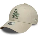 gorra-curva-beige-ajustable-con-logo-verde-para-mujer-9forty-league-essential-de-los-angeles-dodgers-mlb-de-new-era