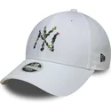 cap-islenkta-white-adjustable-strap-9forty-floral-infill-new-york-yankees-mlb-new-era