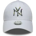 cap-islenkta-white-adjustable-strap-9forty-floral-infill-new-york-yankees-mlb-new-era