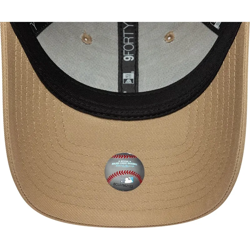 kepure-islenkta-ruda-reguliuojama-juostele-9forty-tonal-icon-los-angeles-dodgers-mlb-new-era