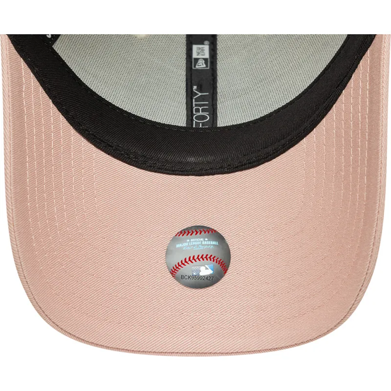kepure-islenkta-smelio-reguliuojama-juostele-rosa-rosa-9forty-world-series-patch-los-angeles-dodgers-mlb-new-era