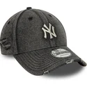 czarna-regulowana-czapka-z-zakrzywionym-daszkiem-9forty-acid-wash-denim-new-york-yankees-mlb-new-era