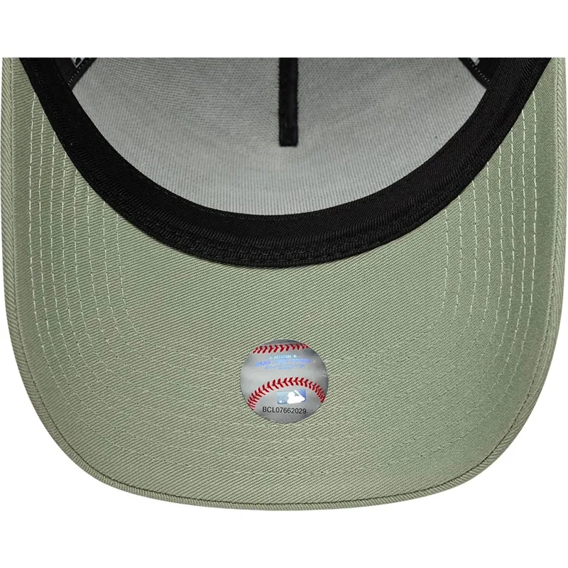 czapka-z-daszkiem-zielona-snapback-e-frame-league-essential-new-york-yankees-mlb-new-era
