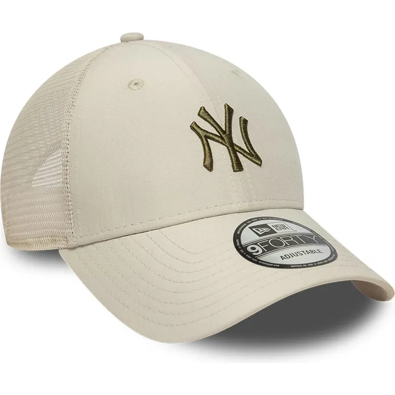 bezowa-regulowana-czapka-trucker-z-zielonym-logo-9forty-homefield-midi-new-york-yankees-mlb-new-era