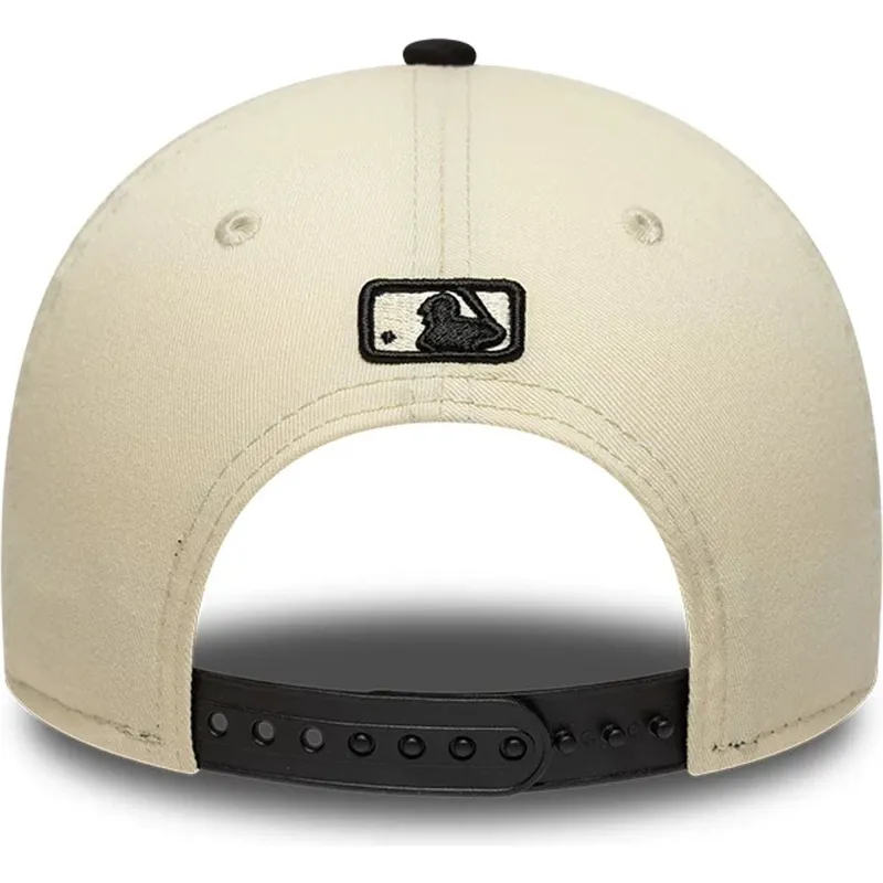 cap-islenkta-beige-snapback-9forty-m-crown-side-script-new-york-mets-mlb-new-era