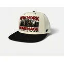 czapka-z-daszkiem-bezowo-czarna-snapback-nysky-skylines-the-snap-od-homenage