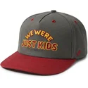szara-i-czerwona-czapka-z-daszkiem-snapback-just-kids-the-retro-od-homenage