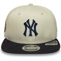 bezowa-plaska-czapka-snapback-z-granatowym-logo-9fifty-original-fit-world-series-new-york-yankees-mlb-new-era