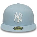 plaska-czapka-jasnoniebieska-dopasowana-59fifty-league-essential-new-york-yankees-mlb-new-era