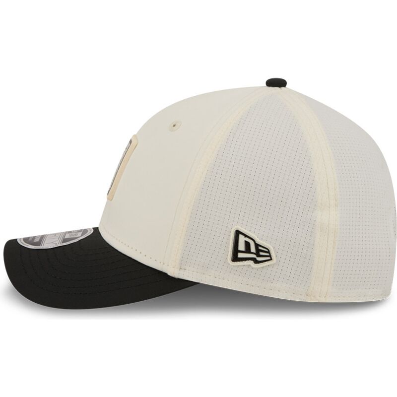 new-era-curved-brim-9forty-m-crown-training-pack-2026-las-vegas-raiders-nfl-beige-and-black-snapback-cap