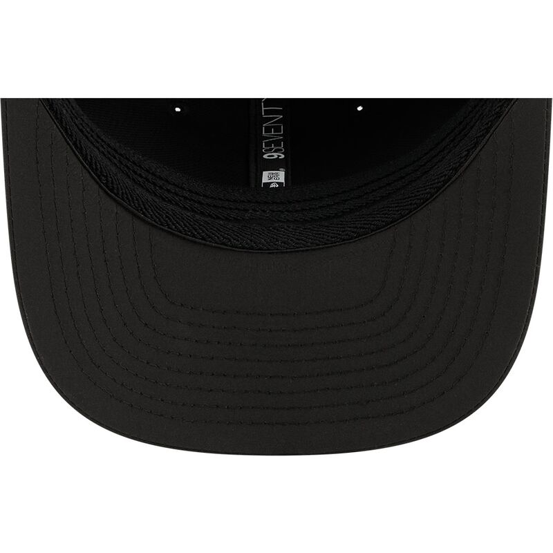 kepure-islenkta-juoda-snapback-9seventy-stretch-snap-training-pack-2026-las-vegas-raiders-nfl-new-era