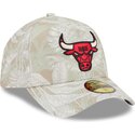 gorra-curva-beige-ajustada-59forty-a-frame-leafy-palm-de-chicago-bulls-nba-de-new-era