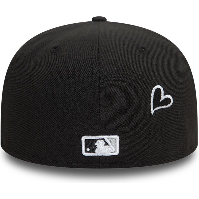 czarna-dopasowana-czapka-z-daszkiem-59fifty-heart-icon-chicago-white-sox-mlb-new-era