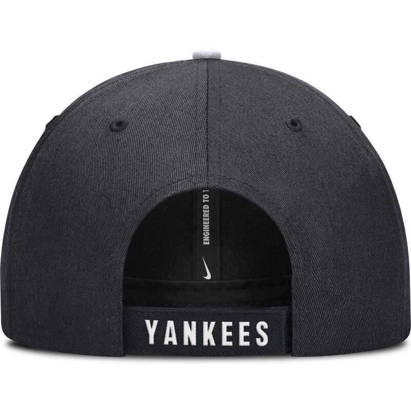 cap-islenkta-navy-blue-adjustable-strap-vaikams-dri-fit-club-structured-new-york-yankees-mlb-nike