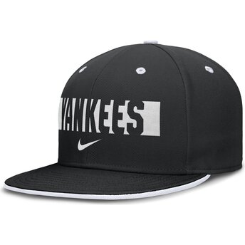 Czarna dopasowana czapka z płaskim daszkiem Primetime Dri-Fit True Structured Round Bill New York Yankees MLB Nike