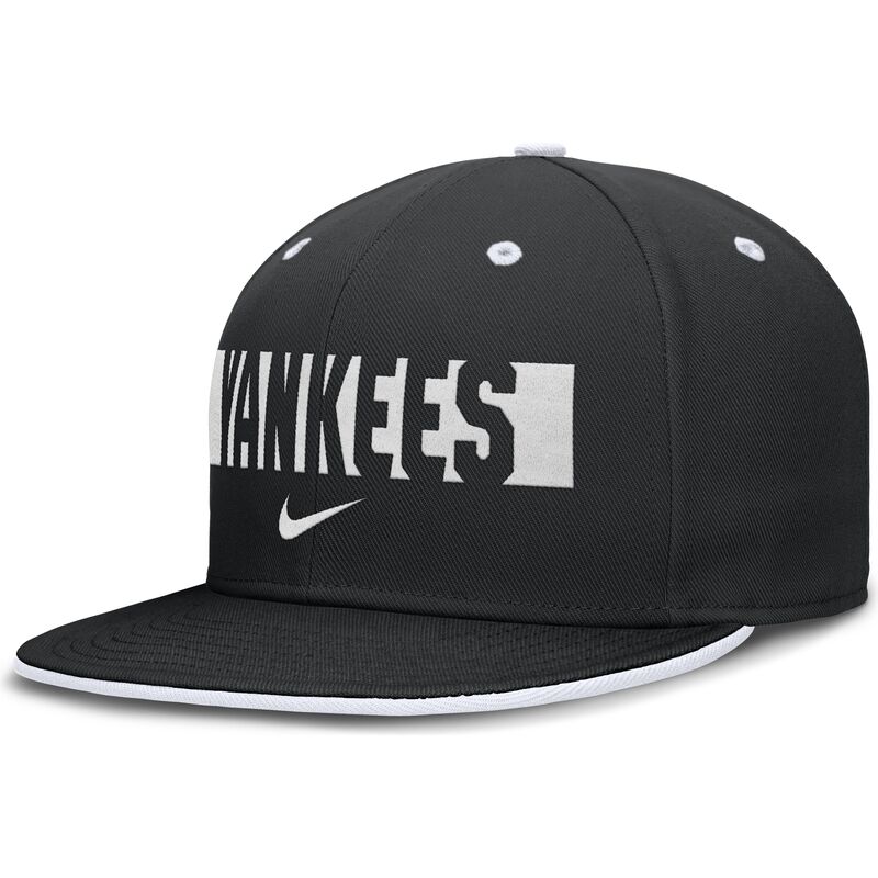 czarna-dopasowana-czapka-z-plaskim-daszkiem-primetime-dri-fit-true-structured-round-bill-new-york-yankees-mlb-nike