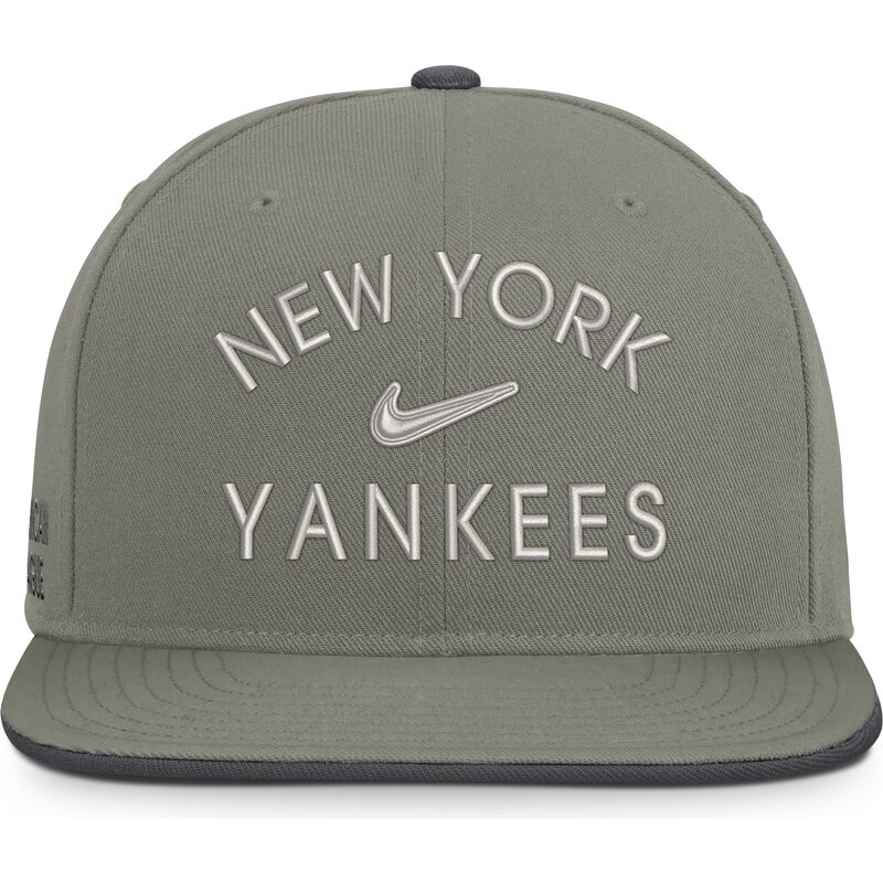 czapka-plaska-zielona-snapback-dri-fit-pro-structured-square-bill-new-york-yankees-mlb-nike