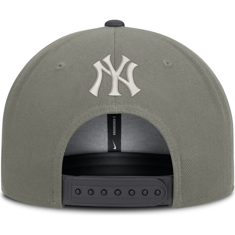 kepure-plokscia-zalia-snapback-dri-fit-pro-structured-square-bill-new-york-yankees-mlb-nike