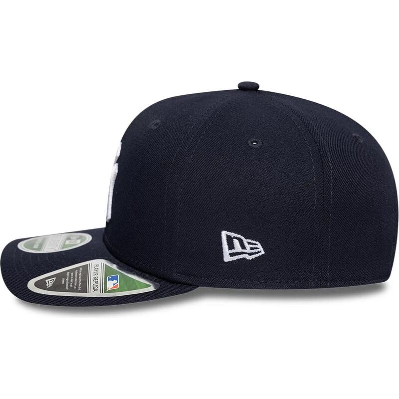 kepure-islenkta-tamsiai-melyna-snapback-9seventy-stretch-snap-player-replica-new-york-yankees-mlb-new-era