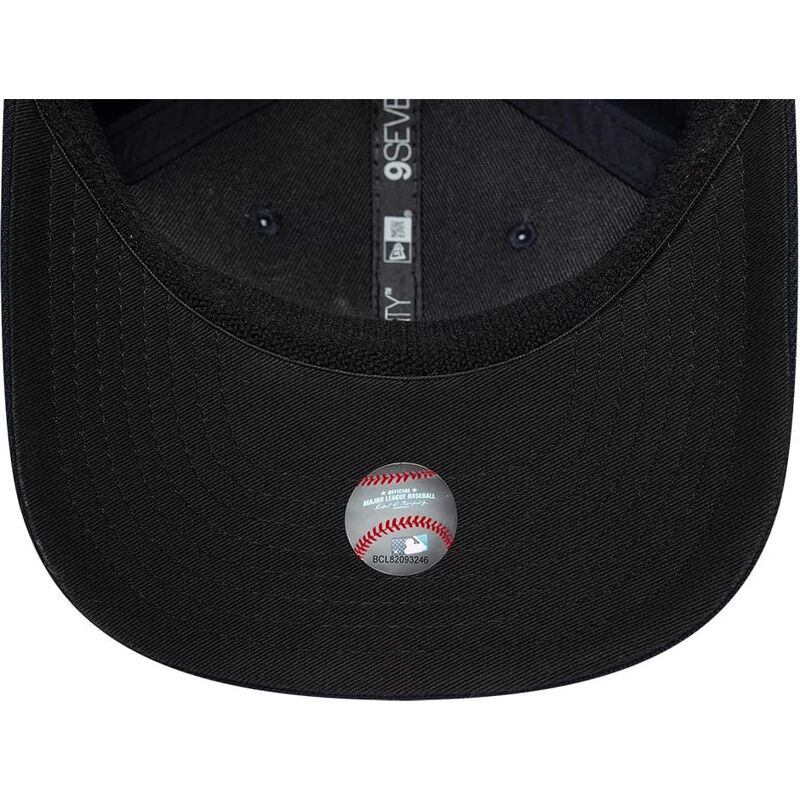 kepure-islenkta-tamsiai-melyna-snapback-9seventy-stretch-snap-player-replica-new-york-yankees-mlb-new-era