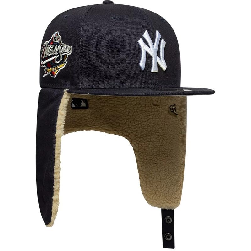 kepure-plokscia-tamsiai-melyna-priglundanti-59fifty-dogear-world-series-new-york-yankees-mlb-new-era kepure-plokscia-tamsiai-melyna-priglundanti-59fifty-dogear-world-series-new-york-yankees-mlb-new-era