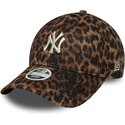 kepure-islenkta-leopardinis-reguliuojamas-9forty-leopard-cosy-new-york-yankees-mlb-new-era