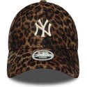 kepure-islenkta-leopardinis-reguliuojamas-9forty-leopard-cosy-new-york-yankees-mlb-new-era