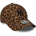 kepure-islenkta-leopardinis-reguliuojamas-9forty-leopard-cord-new-york-yankees-mlb-new-era