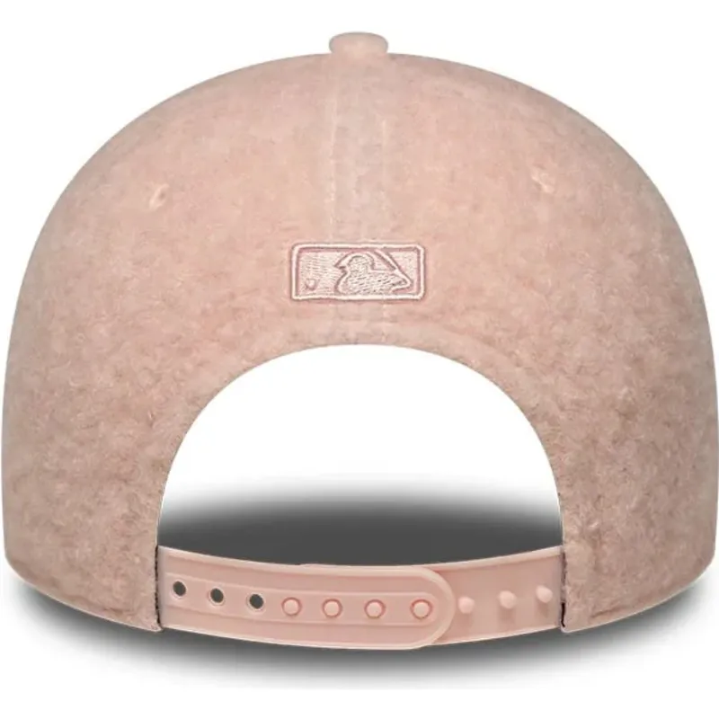kepure-islenkta-rozine-snapback-rosa-9forty-m-crown-winter-borg-new-york-yankees-mlb-new-era