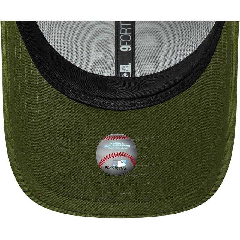 kepure-islenkta-zalia-reguliuojamas-9forty-m-crown-cord-new-york-yankees-mlb-new-era kepure-islenkta-zalia-reguliuojamas-9forty-m-crown-cord-new-york-yankees-mlb-new-era