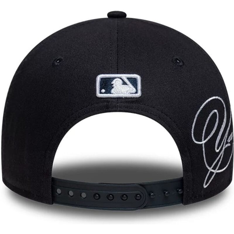 kepure-islenkta-tamsiai-melyna-snapback-9forty-m-crown-side-script-new-york-yankees-mlb-new-era kepure-islenkta-tamsiai-melyna-snapback-9forty-m-crown-side-script-new-york-yankees-mlb-new-era