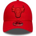 kepure-islenkta-raudona-reguliuojamas-9forty-outline-chicago-bulls-nba-new-era