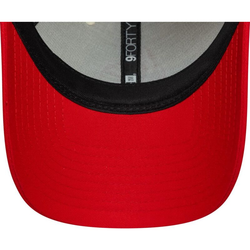 kepure-islenkta-raudona-reguliuojamas-9forty-contrast-visor-vespa-piaggio-new-era kepure-islenkta-raudona-reguliuojamas-9forty-contrast-visor-vespa-piaggio-new-era