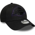 kepure-islenkta-juoda-reguliuojamas-9forty-outline-los-angeles-lakers-nba-new-era