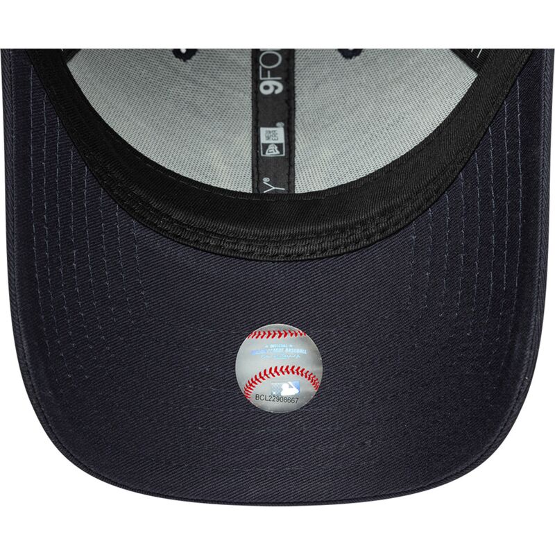 kepure-islenkta-tamsiai-melyna-reguliuojamas-9forty-outdoor-icon-new-york-yankees-mlb-new-era
