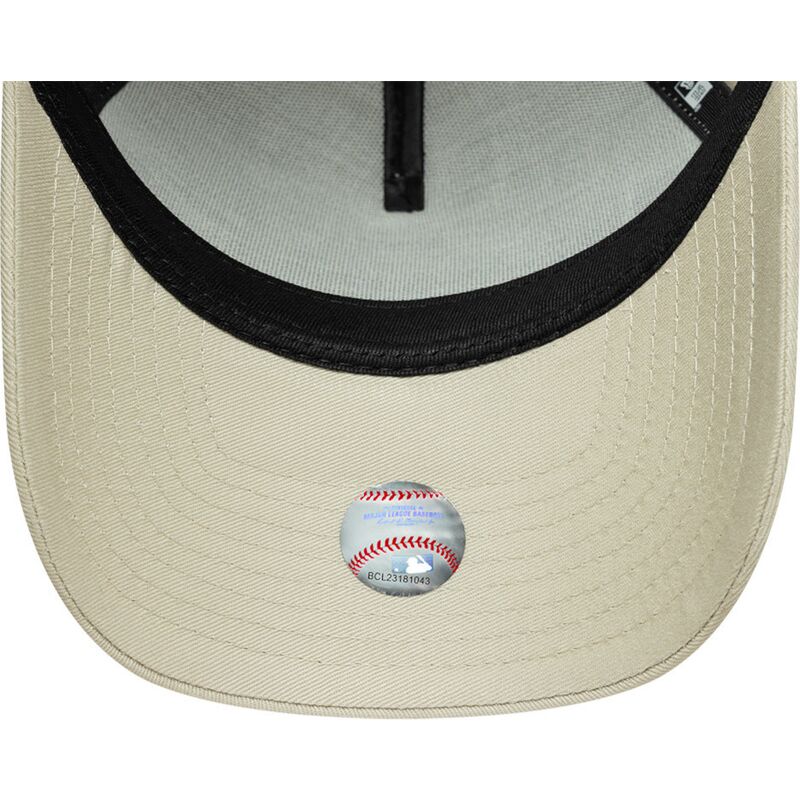kepure-islenkta-smelio-snapback-dorado-e-frame-metallic-outline-new-york-yankees-mlb-new-era