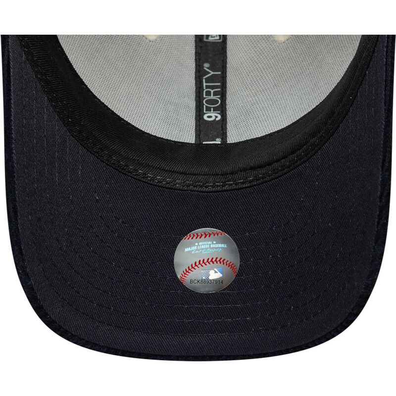 kepure-islenkta-smelio-reguliuojamas-9forty-m-crown-cord-new-york-yankees-mlb-new-era