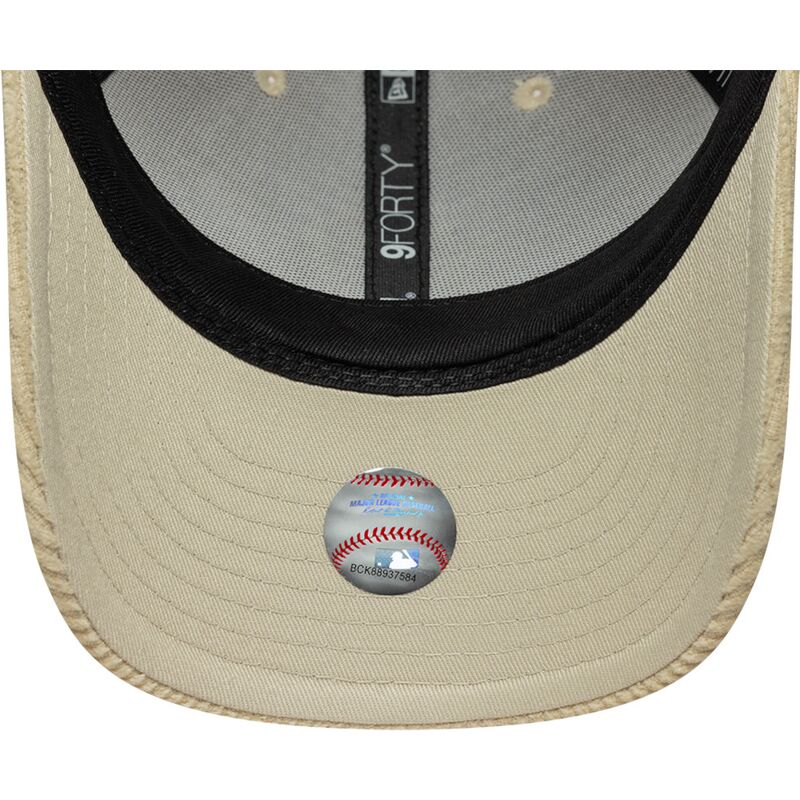 kepure-islenkta-smelio-reguliuojamas-9forty-m-crown-cord-new-york-yankees-mlb-new-era