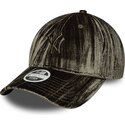 kepure-islenkta-zalia-reguliuojamas-9twenty-velour-new-york-yankees-mlb-new-era